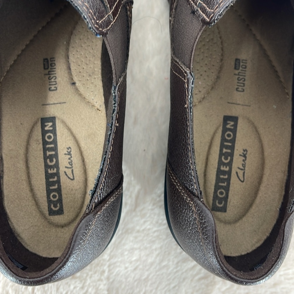Clarks Womens size 8 Brown Leather Slip on Shoes - Picture 7 of 9
